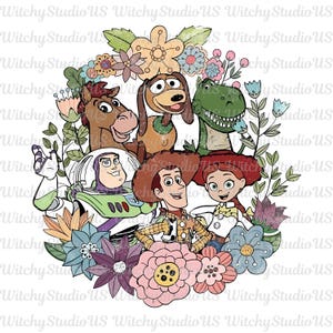 Può includere: Una grafica colorata con personaggi di un popolare film d'animazione, circondata da una ghirlanda floreale. I personaggi includono un ranger spaziale, un cowboy, una cowgirl, un dinosauro, un cane e un cavallo. Il design utilizza colori pastello.