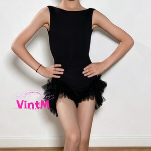 Czarny body do tańca latynoskiego, oddzielna spódnica kopertowa z kryształkami, tiulowy tutu