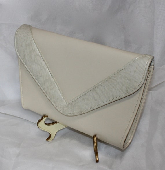 Pretty Vintage Oyster Colored Clutch Purse with S… - image 4