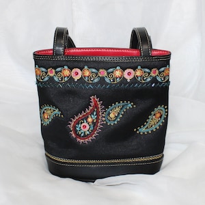 Sweet Vintage Liz Claiborne Black Nylon Paisley Embroidered and Embellished Shoulder Purse