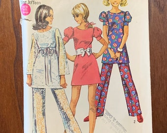 Sweet Vintage Simplicity Jr/Teen Puffed Sleeve Mini-dress and Pants Pattern 8608 Size 13-14 Bust 33 1/2
