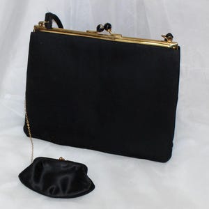 Precioso bolso vintage Melton negro con estampado de reptil y asa superior/muñeca