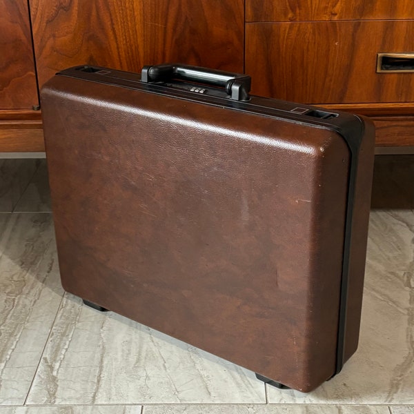 Vintage Samsonite Omega GL Brown Attache / Briefcase