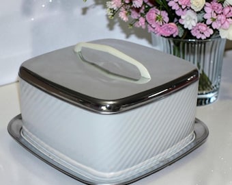 Vintage Vintage Lincoln Beautyware Square Cake Carrier with Locking Lid