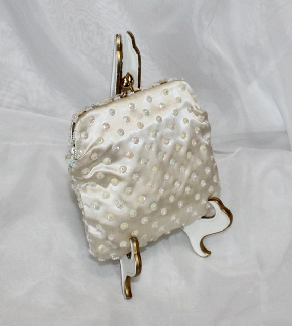 Pretty Vintage Ivory Beaded and Sequin Clutch wit… - image 3