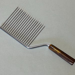 Vintage Cake Breaker Bakelite Handle