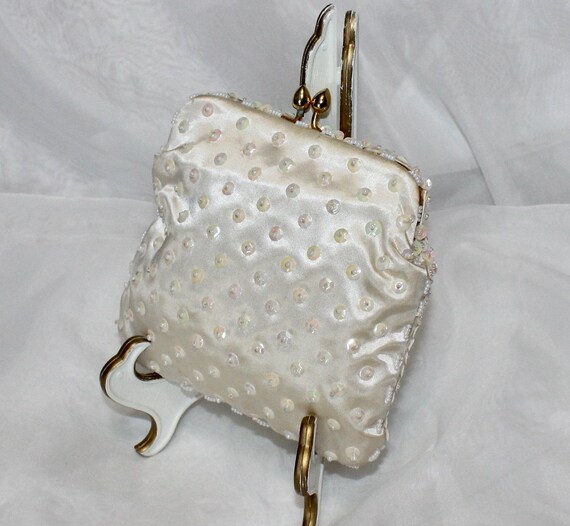 Pretty Vintage Ivory Beaded and Sequin Clutch wit… - image 4