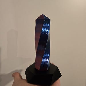 Helix Obelisk 20cm | Massiver Energie-Turm + Antenne | Twisted Hexagon Design mit schwerem Stahlkern | Schwarz & Kupfer / Tricolor Bild 6