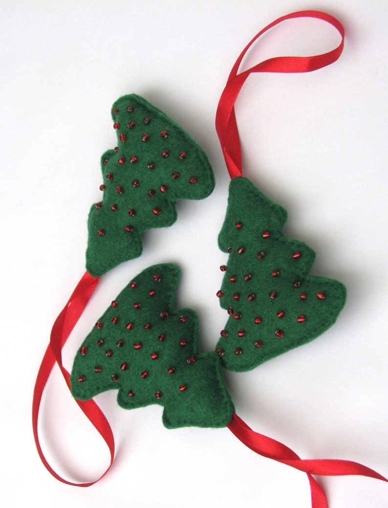 Felt Christmas tree ornament green red glass beads