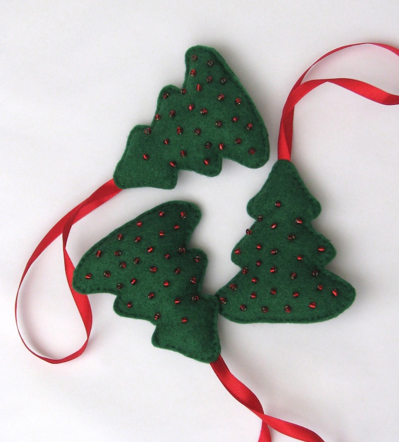 Felt Christmas tree ornament green red glass beads