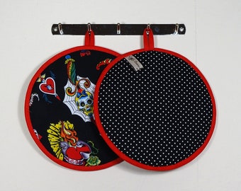 Pot holders round macarons tattoo print red black polkadots set of 2