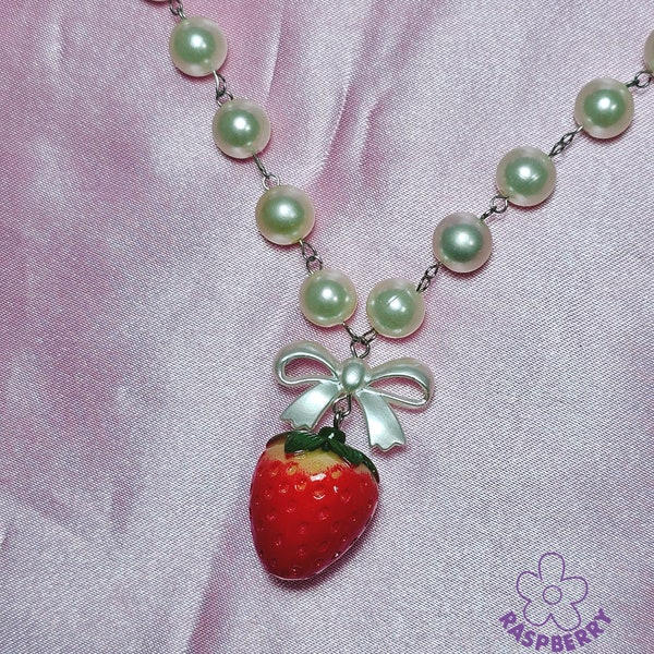 strawberry pearls necklaces