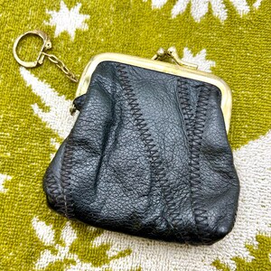 Llavero con monedero de cuero con parche vintage