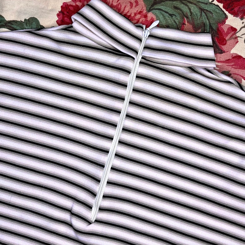 Vintage Mod Cream Horizontal Striped Zip-Up Turtleneck Sweater image 7