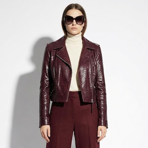 レディース 本物のパイソンレザー 本物のエキゾチックなスネークスキン ブルゴーニュ 高級ファッション バイカージャケット