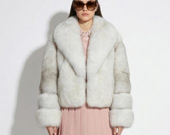 Manteau en fourrure de renard blanc fait main : veste de luxe pour femme