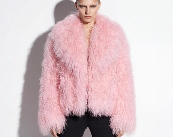 Veste rose luxueuse en fourrure d'agneau de Mongolie | Manteau d'hiver tibétain naturel à poils longs en peau de mouton bouclée