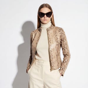 Blouson de course en peau de python naturel véritable - Manteau de moto de luxe en cuir de serpent beige exotique