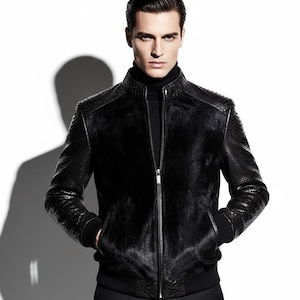 Jaqueta bomber masculina de luxo, preta, feita à mão, em couro de píton legítimo com pelo de pônei genuíno.