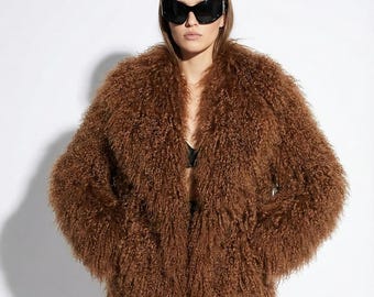 Veste marron clair en fourrure d'agneau de Mongolie luxueuse | Manteau d'hiver tibétain naturel à poils longs en peau de mouton bouclée