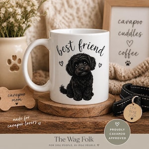 Svart Cavapoo Friend-mugg, handillustrerad kaffekopp för hundälskare, present till Cavapoo-mamma