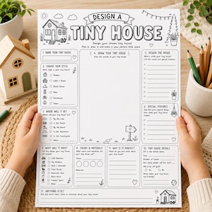 Może przedstawiać: Biały arkusz aktywności papierowej zatytułowany Design a Tiny House z czarnymi ilustracjami liniowymi i poleceniami tekstowymi. Arkusz zawiera sekcje do nazwania, stylizacji, lokalizacji, rysowania i szczegółowego opisu tiny house.