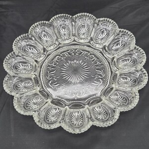 Plato redondo de vidrio tallado transparente vintage LE Smith de 28 cm para huevos rellenos, 15 huevos