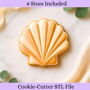 Może przedstawiać: Wycinak do ciastek w kształcie muszli w odcieniach beżu i pomarańczy, z tekstem "8 Sizes Included" i "Cookie-Cutter STL File". Wycinak ma falisty brzeg i warstwowy wzór. Obraz jest na neutralnym tle.
