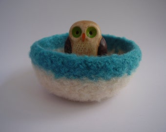 wee felted bowl ring holder treasure dish turquoise and cream