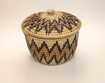 Panier vintage en osier tressé avec couvercle – Motif géométrique tribal – Décoration de rangement pour la maison