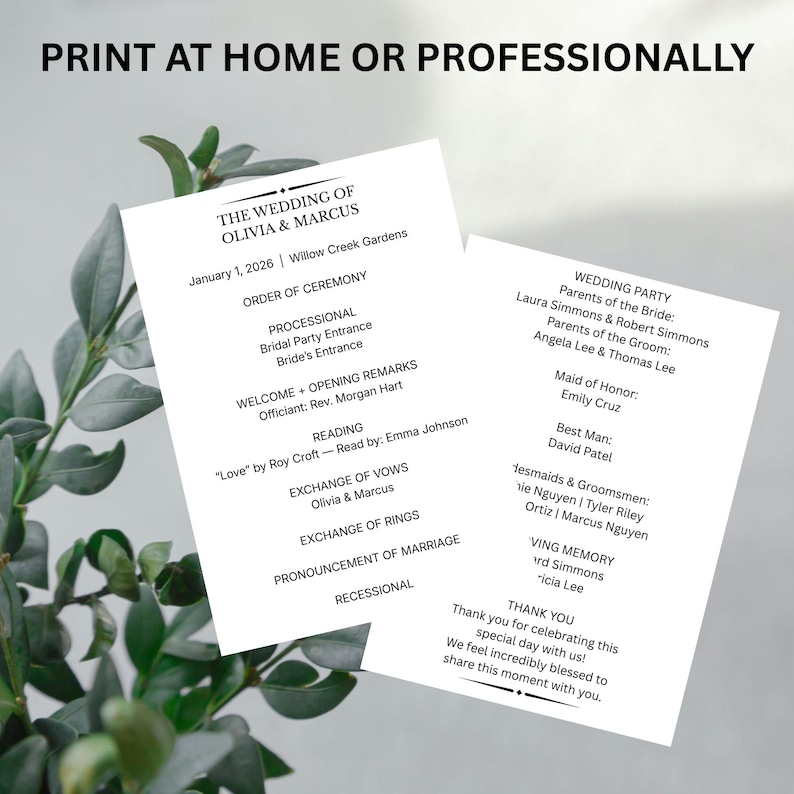 以下が含まれることがあります： 黒い文字で書かれた2つの白い結婚式のプログラム。プログラムには、カップルの名前、式の順序、結婚式の詳細が含まれています。「Print at Home or Professionally」というテキストが上部にあります。
