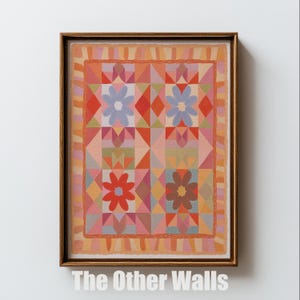 Op de afbeelding: Ingelijst kunstwerk met een kleurrijk geometrisch bloemmotief. Het kunstwerk heeft een bruine lijst en een centraal patroon van driehoeken, ruiten en bloemen in tinten rood, oranje, roze en blauw. De tekst "The Other Walls" staat onderaan.