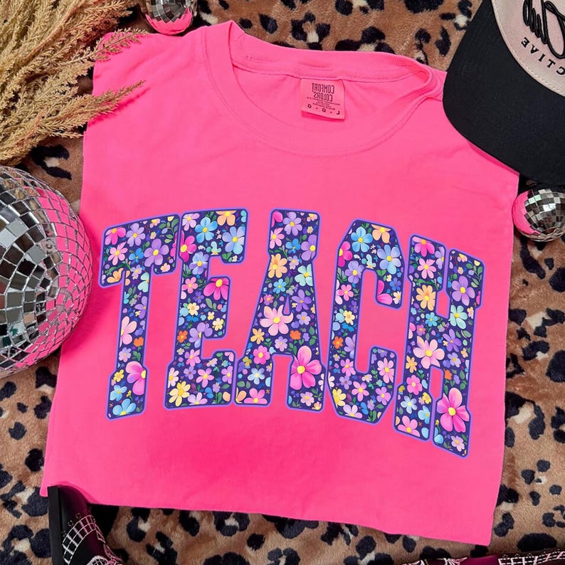 Teach png bloemen lente Teach shirtontwerp, cadeau leraar waardering, retro bloem les sublimatie, terug naar school, png afbeelding 4
