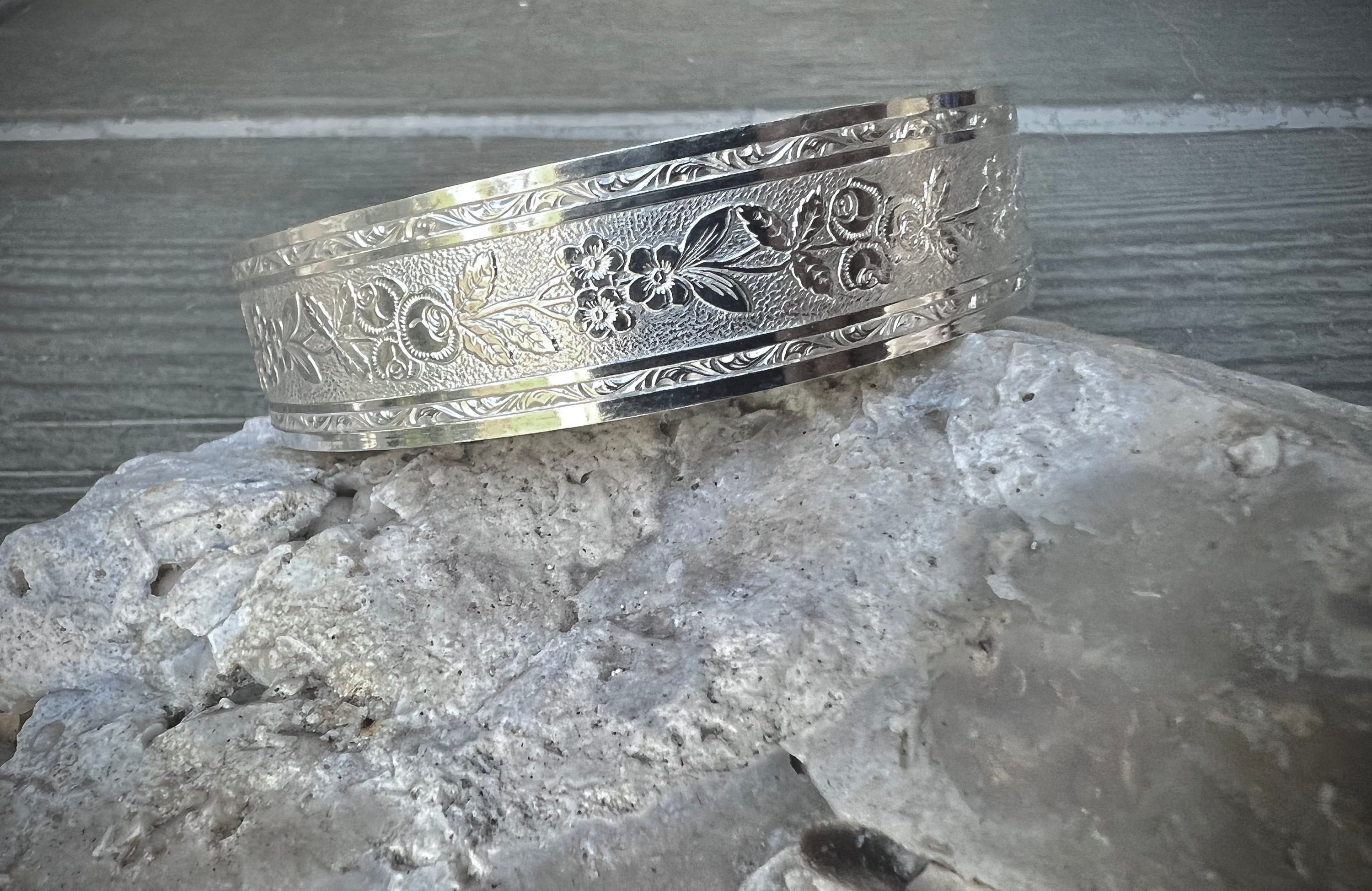 アクセサリー Euro Vintage Design Wide Silver Bangle 7.25”, vintage sterling silver 925 wide wrap bangle