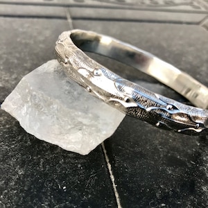 Sterling Silver Bangle, Heavy 3D Mokume Pattern