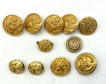 Lot: Military Buttons 11 pieces