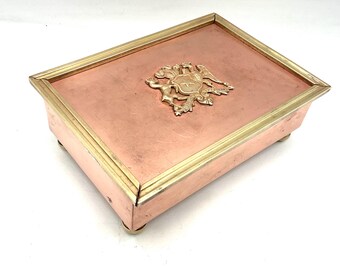 Copper Box w/Brass Trim.  Chile 'Por la Razón o la  Fuerza'