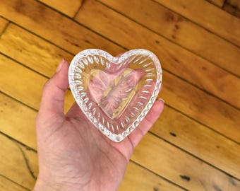 Cuenco de agua de cristal con forma de corazón para hámster o plato de comida para mascotas pequeñas.