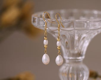 Natural Freshwater Pearl Drop Earrings, Minimalist Bridal Earrings, 14K Gold Pearl Earrings, Wedding Jewelry, Bridesmaid Gift, Gift for Mom