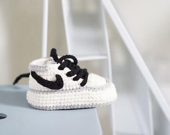 Hand Crochet Baby Sneakers | 64 Colors Customizable | Soft Sole Infant Shoes | Newborn Photo Prop | Gender Neutral Baby Gift