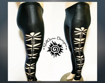 CHEEKY LEGS - 2XL / 3XL - Junior / Frauen Super Sexy geschnittene schwarze gewebte Leggings, Wet Look, Festival Wear, Burning Man, Metal Chic, Heavy Metal