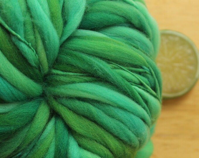Emerald Green Yarn Chunky, Thick and Thin Yarn, Bulky Handspun Yarn