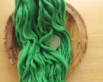 Christmas Green Yarn, Handspun Yarn, Thick and Thin Yarn, Chunky Merino Yarn, Homespun Yarn, Knitting Wool, Crochet Yarn, Textured Yarn Soft