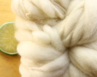 Cream Yarn, Thick and Thin Yarn Hand Spun, BFL Yarn, Knitting Wool, Natural Yarn, Undyed Yarn, Super Bulky Yarn, Bare Yarn, Weaving Yarn