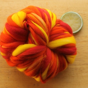 Oranges Garn, rotes Garn, gelbes Garn, handgesponnene dicke und dünne Wolle, superwash handbemaltes grobstrick Garn, Strickgeschenke, Merino extrafein