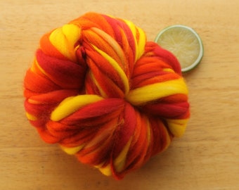 Fio vermelho, fio laranja, fio amarelo, fio grosso e fino fiado à mão, fio de lã merino superwash, fio grosso tingido à mão, fio de lã merino superfino