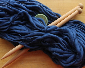 Blue Wool Yarn, Thick and Thin Yarn, Handspun Yarn, Chunky Crochet Yarn, Bulky Yarn, Plush Yarn, Knitting Wool, Merino Yarn, Weaving Yarn