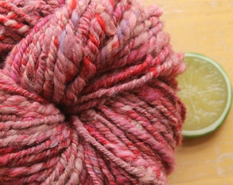 Rotes Garn, rosa Garn, handgesponnenes Alpaka-Garn, 3-fädiges Garn, voluminöses Garn, Alpaka-Merino-Garn, glitzerndes Garn, grobes Häkelgarn weich, Strickwolle