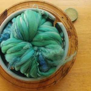 Thick and Thin Curly Yarn, handspun art yarn, super bulky merino yarn, hand dyed green yarn, teal yarn, weaving wool, chunky crochet yarn