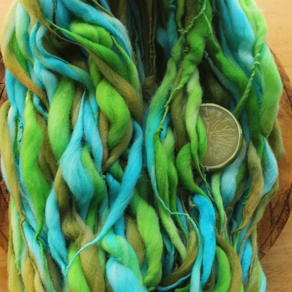 Green Wool Yarn, Handspun Bulky Yarn, Thick and Thin Yarn, Green and Blue Yarn, Merino Yarn Chunky, Soft Yarn for Crochet, Knitting Wool